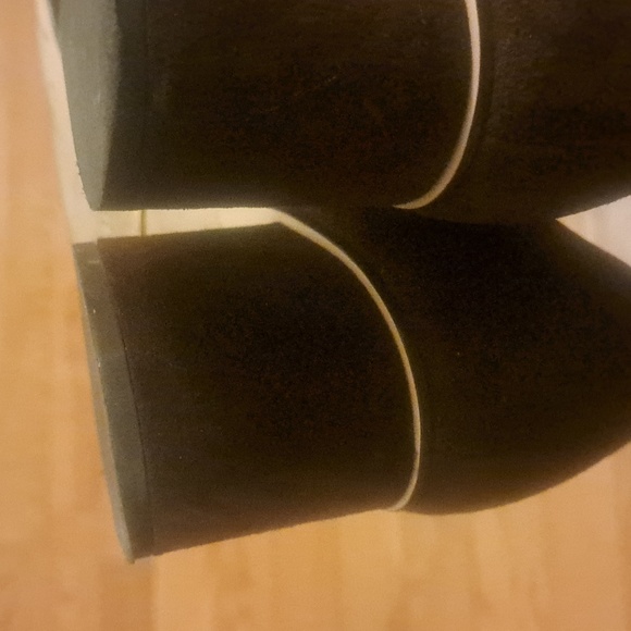 Closet clearance - Picture 10 of 16